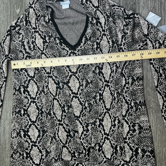Chico's Double Espresso Python-Print Tie Neck Sweater Size Medium, Chico's 1 - Picture 13 of 14